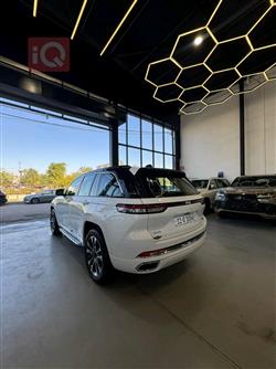 جیپ گراند شیرۆکی